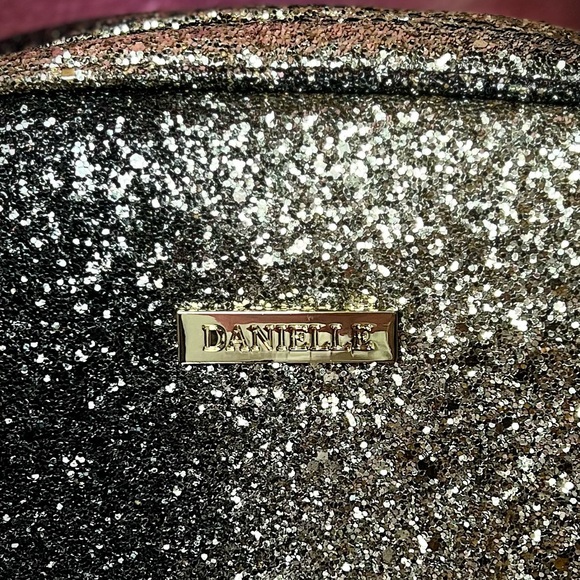 NEW GLAM beauty make-up bag. Sparkly gold and black. - Picture 4 of 6